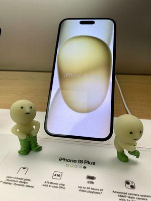 09.29.23 iPhone 15 Plus [Smiski figures not included]