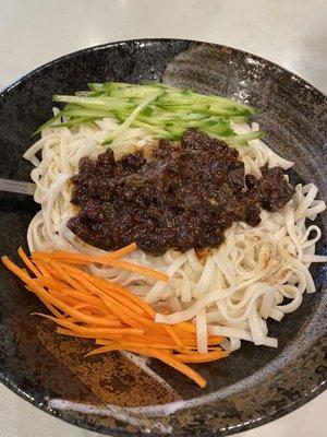 Noodles with soybean paste