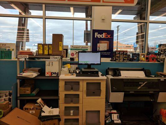 Brand new FedEx mini center