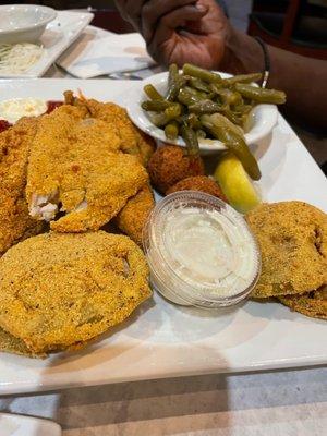 Catfish, Fried Green Tomatoes and Green Beans