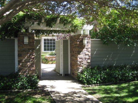 Sherman Oaks – This residence offers a front courtyard for privacy and security.