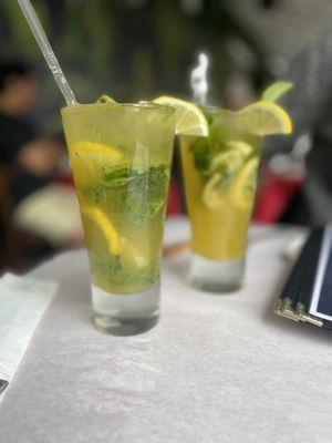 Passion fruit mojito