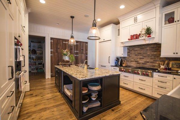 Video, audio, and lighting distribution throughout the home. In-ceiling speakers in the kitchen.