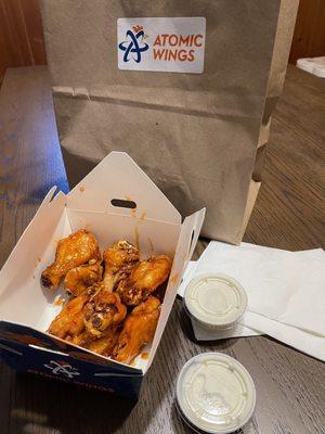 Thai Chili Traditional Wings (10 Piece) with blue cheese