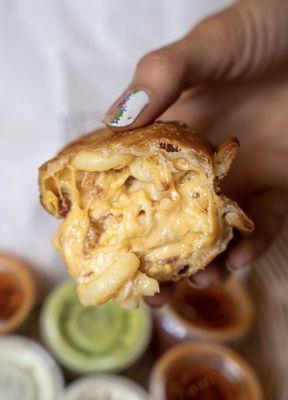 Mac N Cheese Empanada