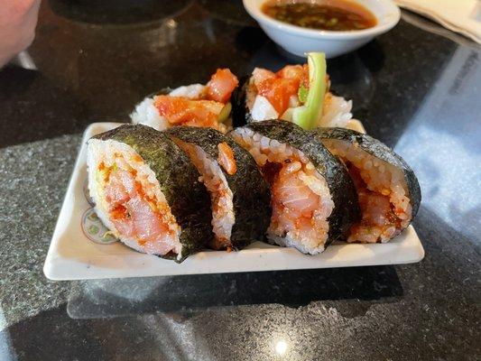 Spicy yellowtail roll