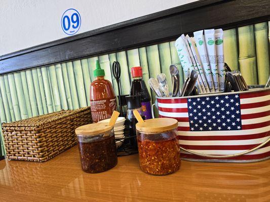 Clean and orderly table