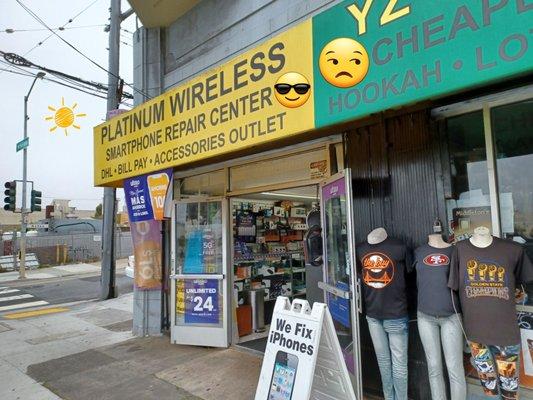 ~Outside Picture Shot Of The Platinum Wireless Store~