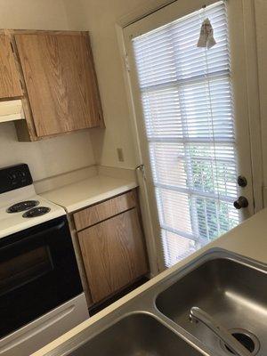 Kitchen with a nice door for air