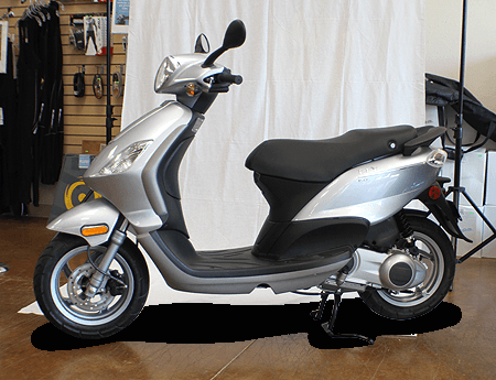 #bayridersgroup Piaggio Fly 150's, perfect for scooter training, rent by the day to tour the town, or to take your DMV M-1 license test!