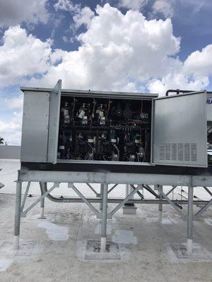 Large commercial refrigeration system