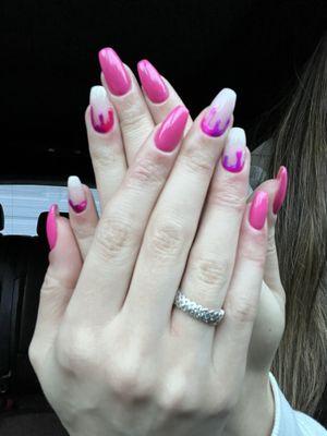 A fun pink drip manicure