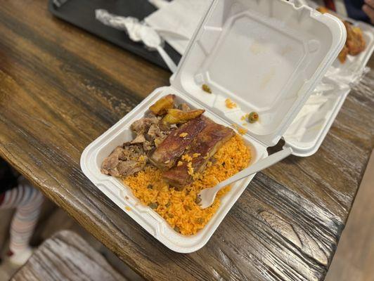 Costillas, pernil y arroz con gandules