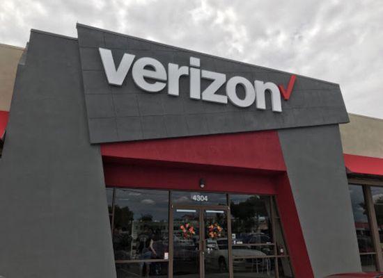 Verizon Store Front (43rd Ave. & Bell Rd., Phoenix, AZ)