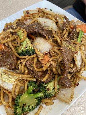 Beef lo mein