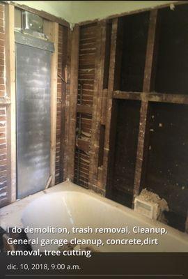 Trash Removal clean up  And demolition  562-704-1482