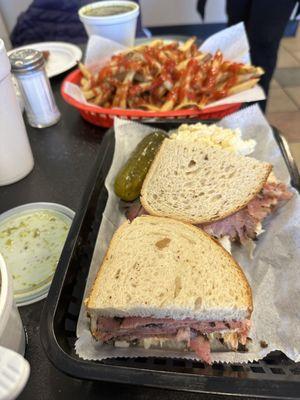 Pastrami Sandwich & French Fries