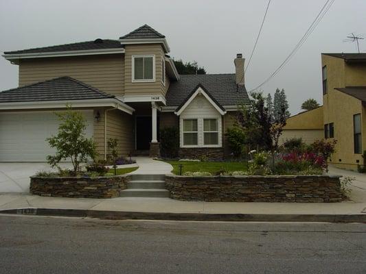 Driveway, Ledgerstone wall, Plantings in Manhattan Beach