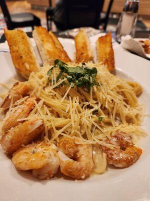 Shrimp Scampi with linguini and garlic bread 7/10 A lot of basil, toast was a little oily (not buttery)