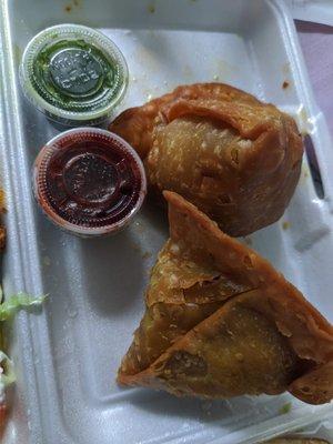 2 Pcs Vegetable Samosa