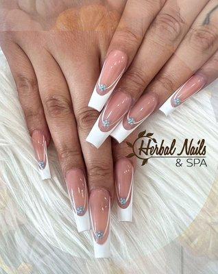 For the best experience, please book an appointment with us via
https://herbalnailscorona.com