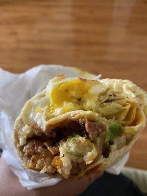 HAUS BURRITO w avocado