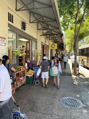 Maunakea Marketplace