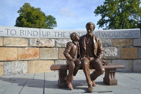 statute of Pres. Lincoln and his son