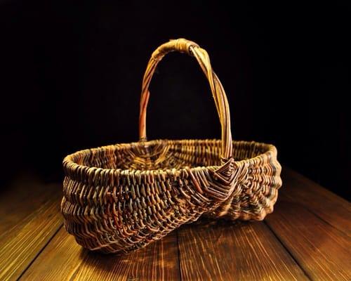 Willow weaving from simple baskets to unique vessels by resident artists Mark Hendry & Jo Anna Belmont