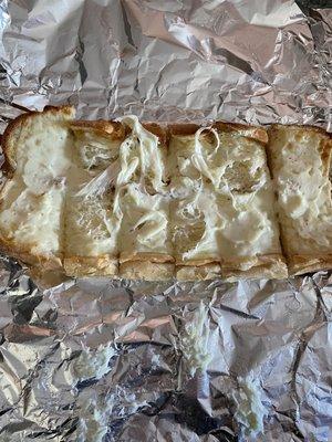 Garlic Bread with Cheese (sliced Mozzarella) Rating 8.9