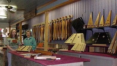 Hardy Arkansas Dulcimers
 visithardyarkansas.com