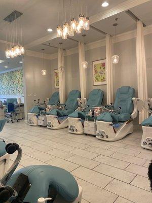 Comfy pedi chairs