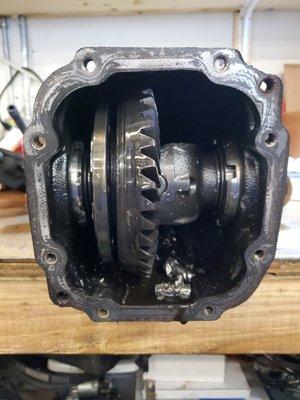 Rear differential out of a Subaru. Parts were too mangled to rebuild so replaced the whole differential and its good as new!