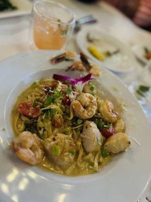 Shrimp and scallop Alfredo