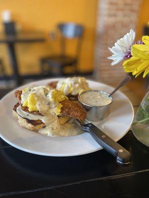 Biscuits & Gravy w/Fried Chicken