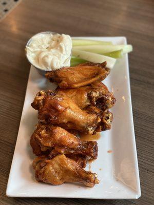 Dry Rubbed Crispy Chicken Wings Plate