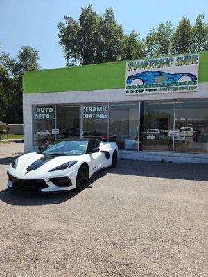 Ceramic coating applied to this vehicle. CARFAX warranty and amazing shine!