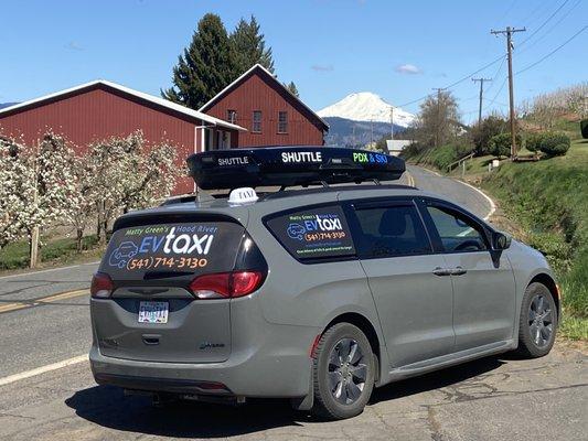 Hood River Pedicab EV Taxi & Delivery