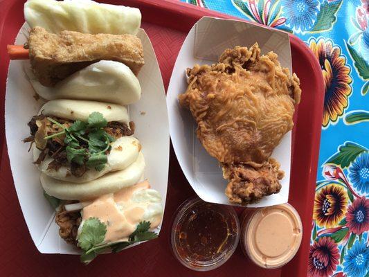 Steam Bun Trio (Pork, Chicken, Tofu) & Kai Thawt (Boneless Chicken Thigh) w/ dipping sauces