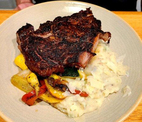 ribeye and mashed potatoes