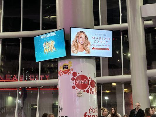 Mariah Carey 'Merry Christmas One and All!' Tour