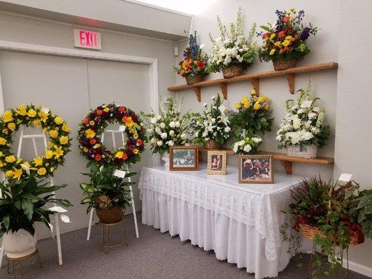 They did a lovely job setting up the flowers and drove them to the house afterwards.