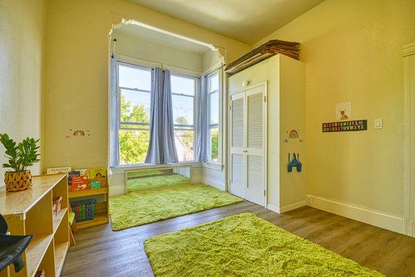 Spanish room/ toddler nap room