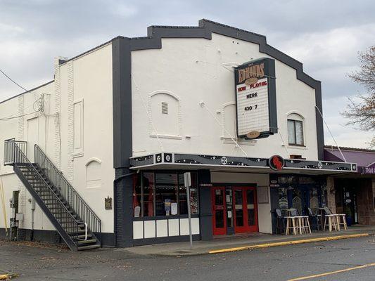 Front of the building, Saturday 9 November 2024.