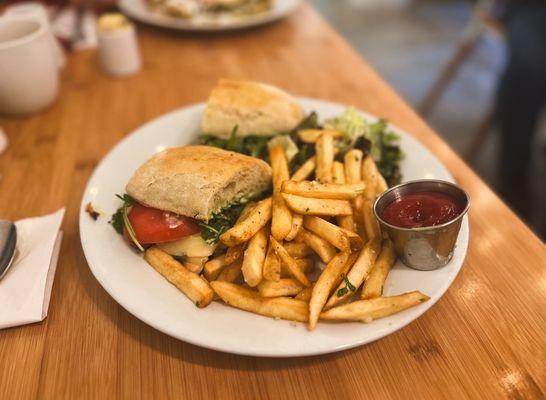 Chicken Pesto Sandwich Lunch