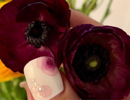 Real flowers... thank you Asako, for the feminine nails!!!