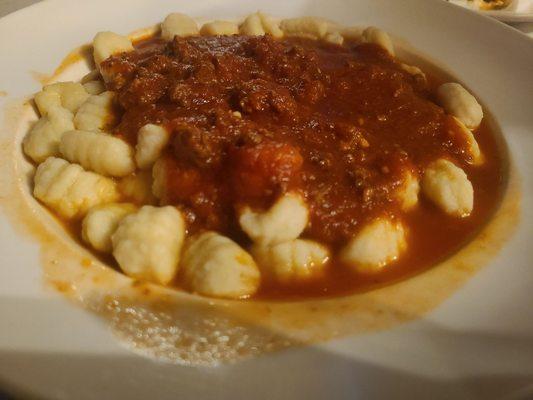 Gnocchi in meat sauce