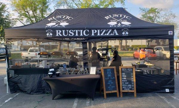 Rustic Pizza Company pop-up... very nice set-up!