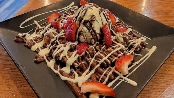 Nutella Bubble Waffle: A delicious, sweet treat!