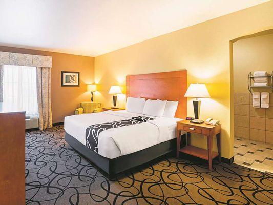 La Quinta Inn & Suites by Wyndham Ft. Worth - Forest Hill TX